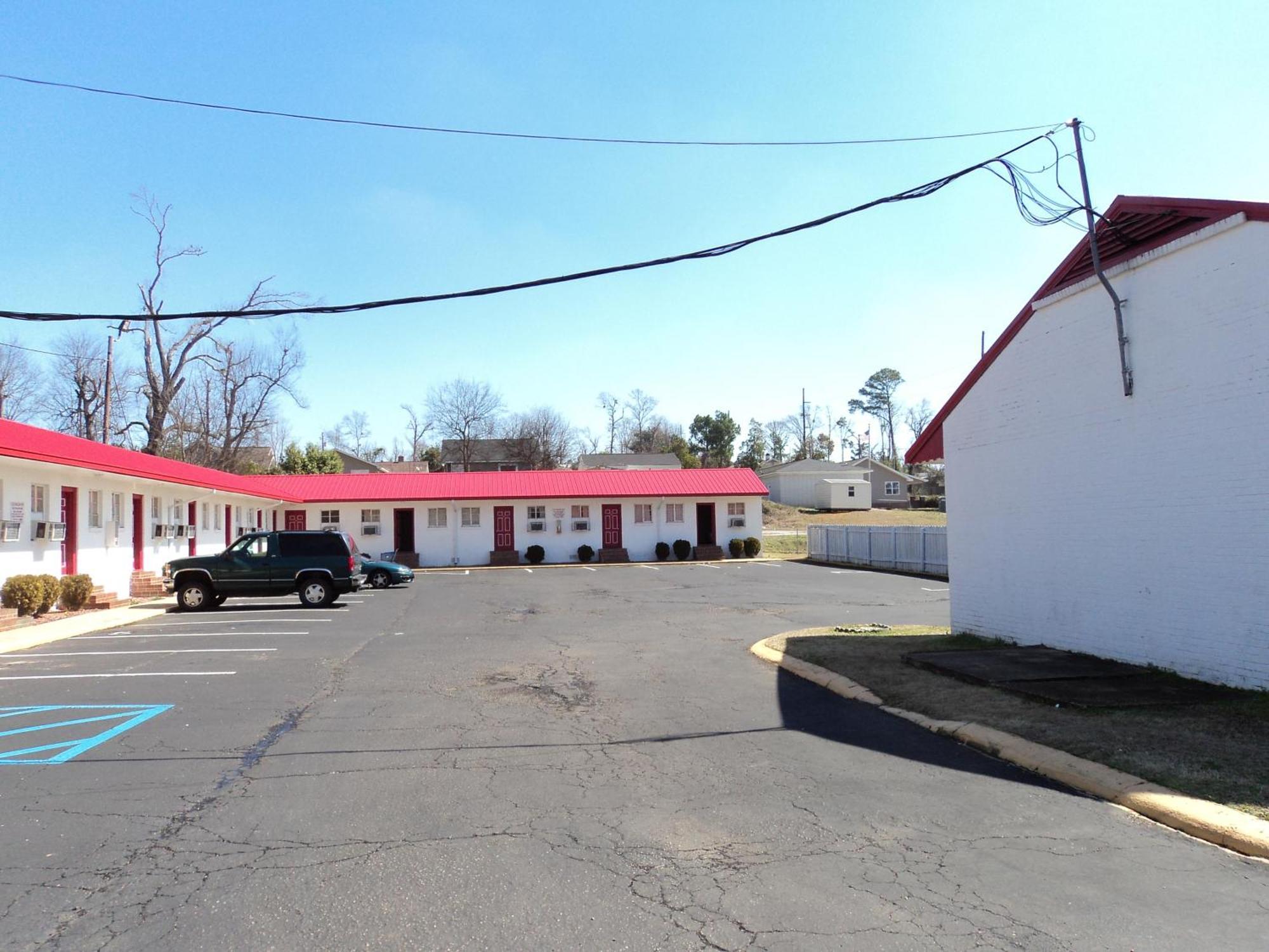 Ole English Inn Tuscaloosa Exterior photo