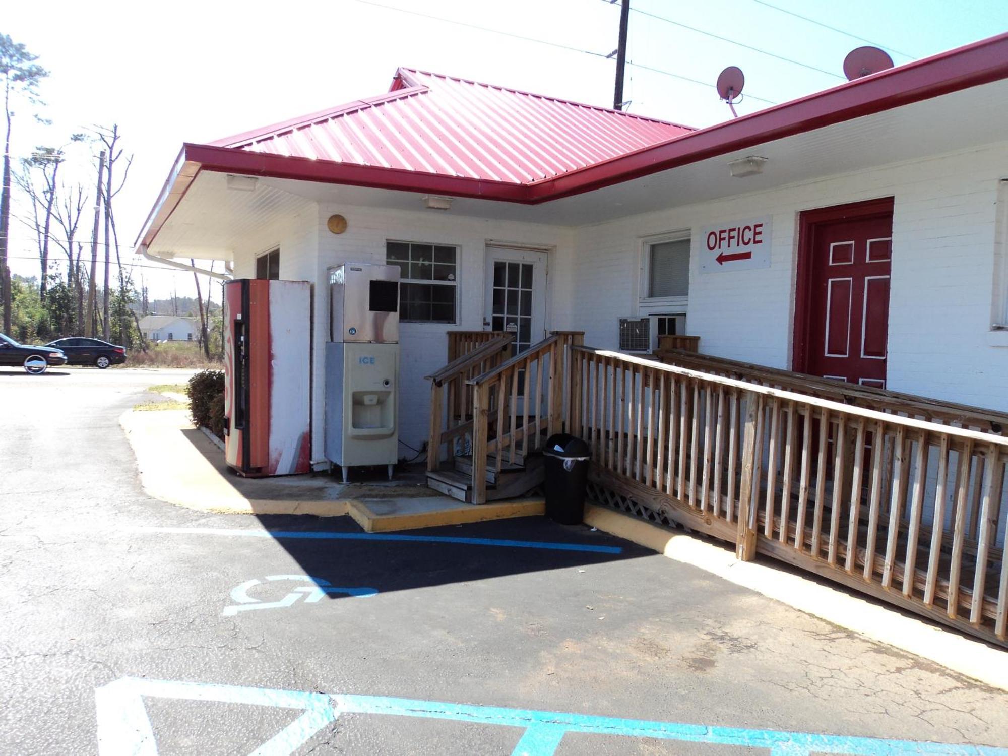 Ole English Inn Tuscaloosa Exterior photo